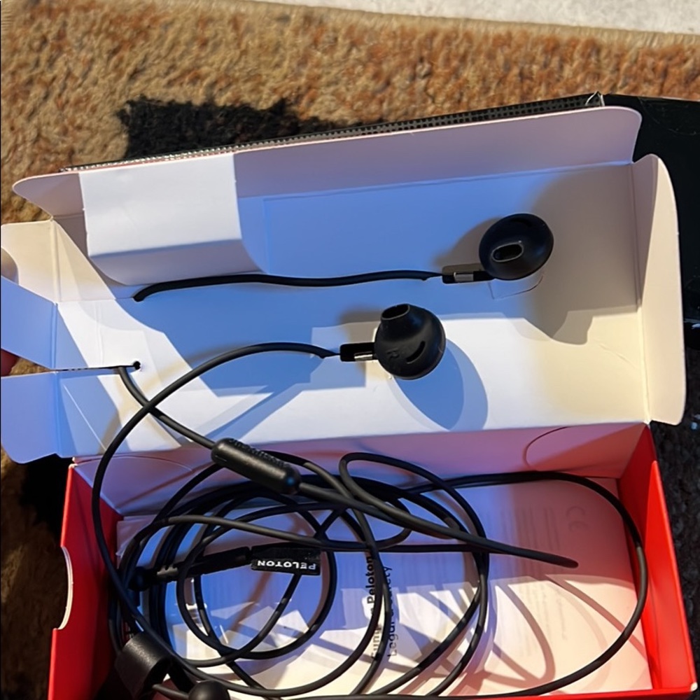 Peloton Urbanears Sumpan Earbuds